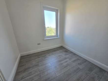 Slaithwaite Road, Dewsbury, Image 5