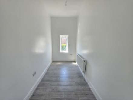 Slaithwaite Road, Dewsbury, Image 7