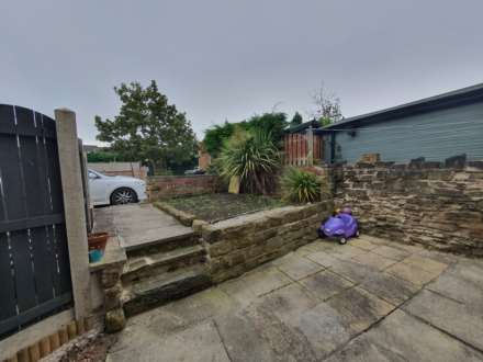 Lees Hall Road, Thornhill Lees, Image 4