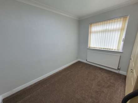 Lodge Farm Close, Dewsbury, Image 6
