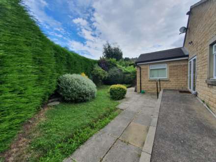 Lodge Farm Close, Dewsbury, Image 9