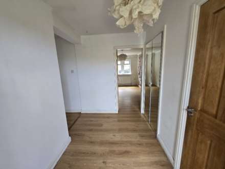 Park House Drive, Thornhill, Image 2