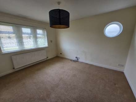 Park House Drive, Thornhill, Image 6