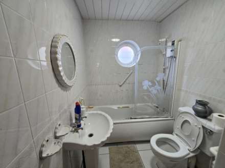 Park House Drive, Thornhill, Image 7