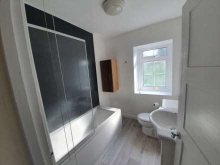 Cross Bank Road, Batley, Image 6