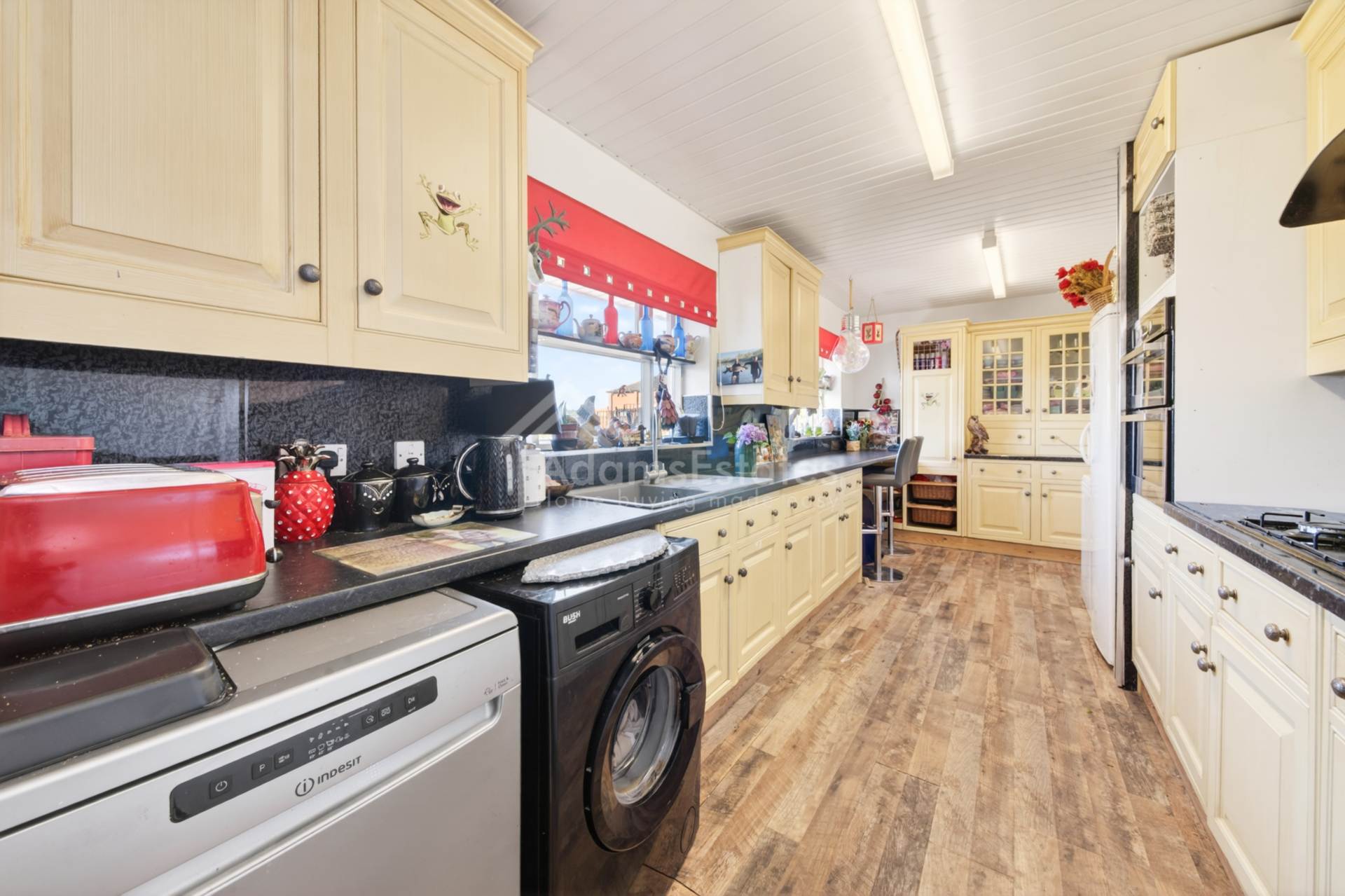 Leith Court, Dewsbury, Image 28