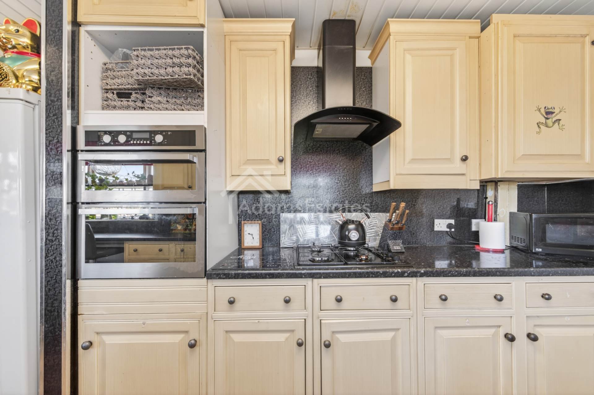 Leith Court, Dewsbury, Image 31