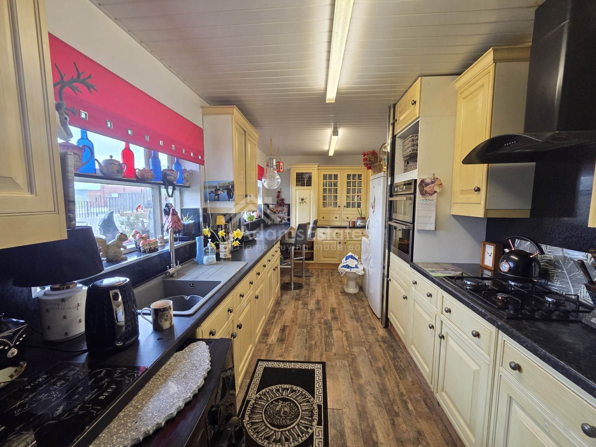 Leith Court, Dewsbury, Image 4