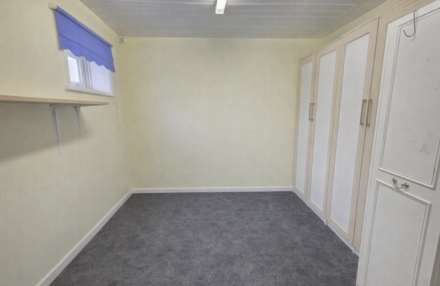 Leith Court, Dewsbury, Image 11