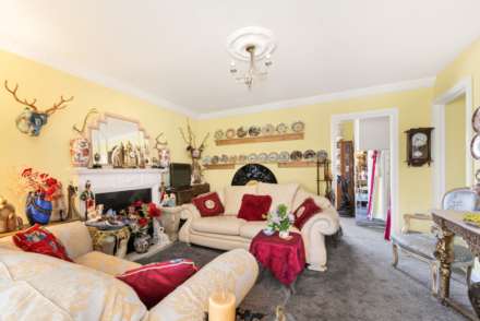 Leith Court, Dewsbury, Image 17