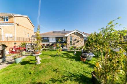 Leith Court, Dewsbury, Image 21