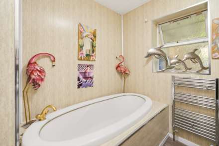 Leith Court, Dewsbury, Image 22