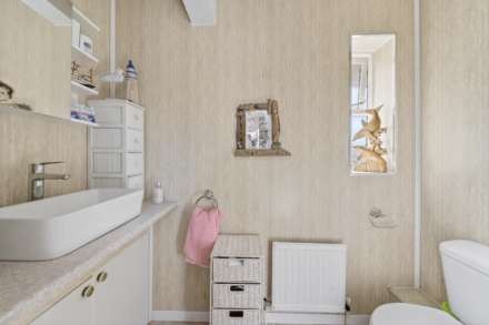 Leith Court, Dewsbury, Image 27