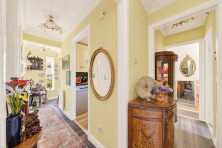 Leith Court, Dewsbury, Image 32