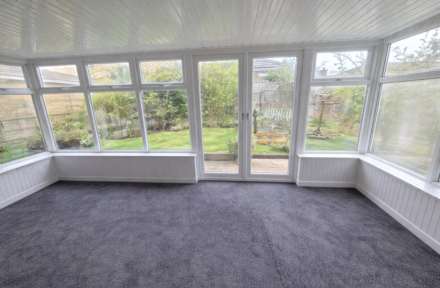 Leith Court, Dewsbury, Image 7