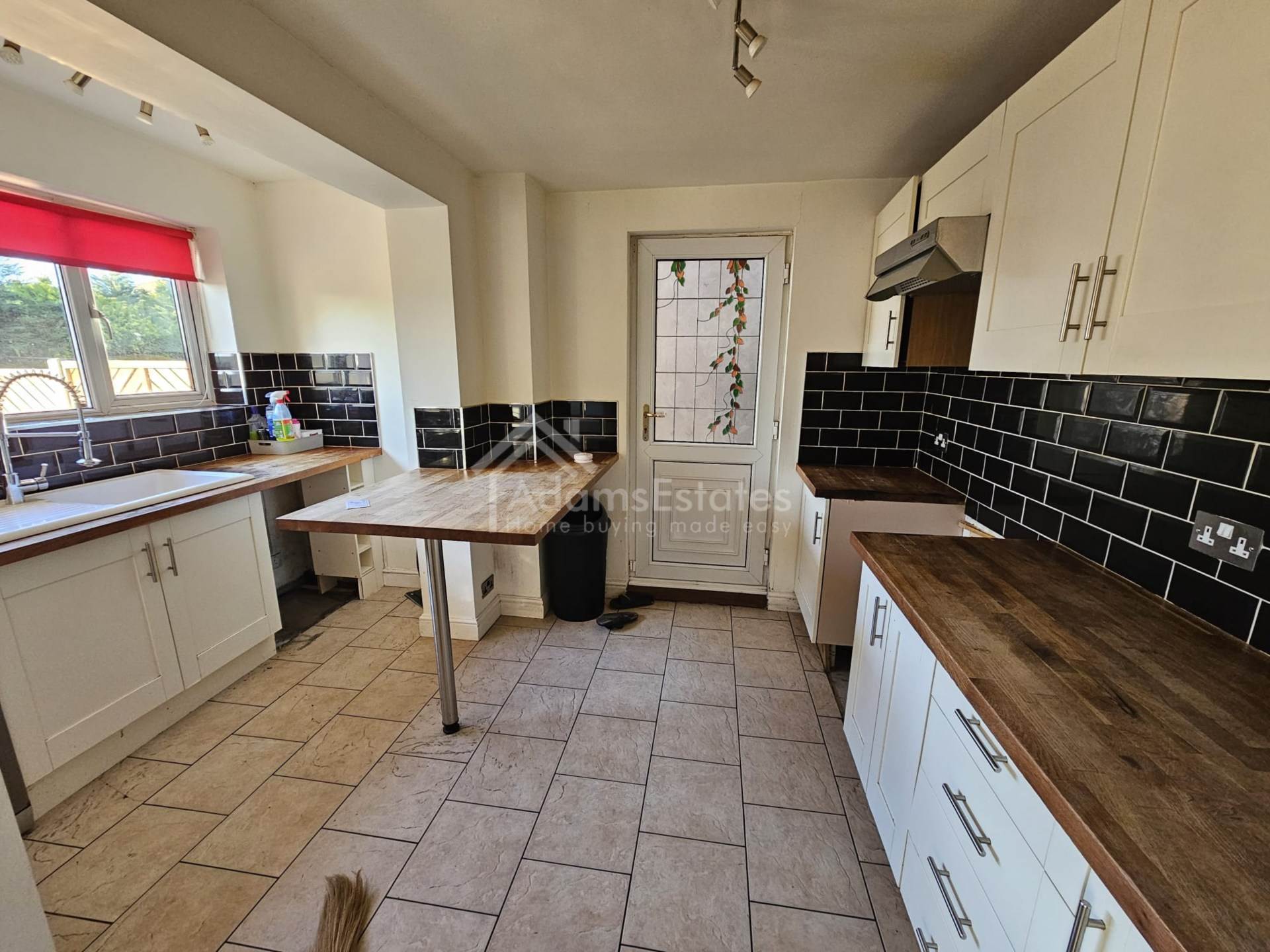 Tyndale Walk, Batley, Image 3