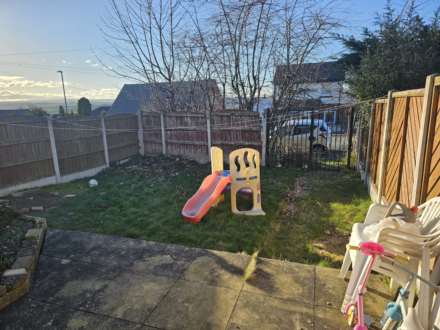 Tyndale Walk, Batley, Image 9