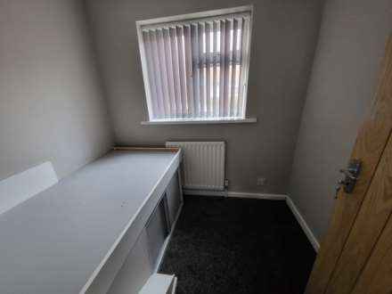 Bank View, Dewsbury, Image 3