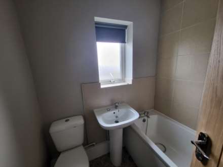 Bank View, Dewsbury, Image 7