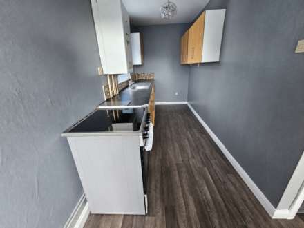 Ealand Avneue, Batley, Image 2