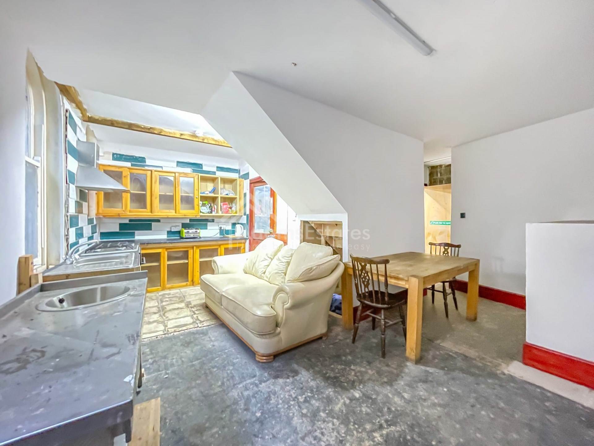 With planning permission for 2x 1-bedroom flat on 2nd floor, Image 8
