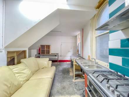 With planning permission for 2x 1-bedroom flat on 2nd floor, Image 11