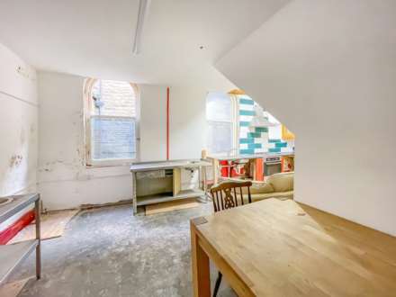 With planning permission for 2x 1-bedroom flat on 2nd floor, Image 15