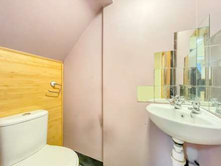 With planning permission for 2x 1-bedroom flat on 2nd floor, Image 17