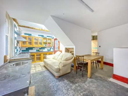 With planning permission for 2x 1-bedroom flat on 2nd floor, Image 8