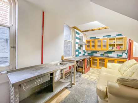 With planning permission for 2x 1-bedroom flat on 2nd floor, Image 9