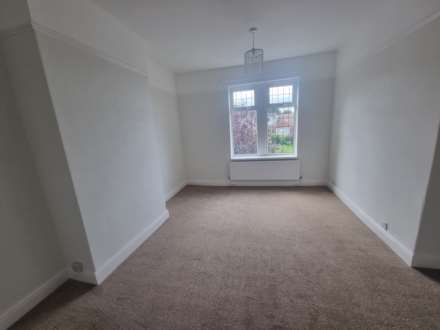 Slaithwaite Road, Dewsbury, Image 7