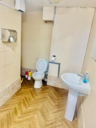 Bradford Rd, Dewsbury, Image 14