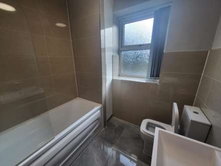 Oxford Rd, Dewsbury, Image 6