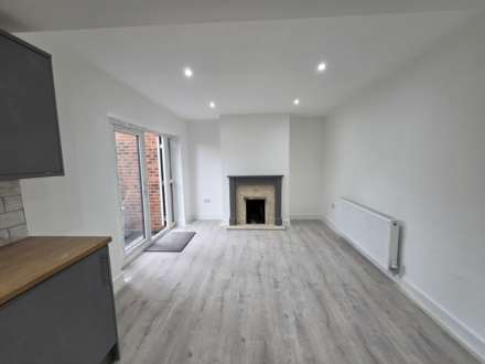 Hawthorne Avenue, Batley, Image 3