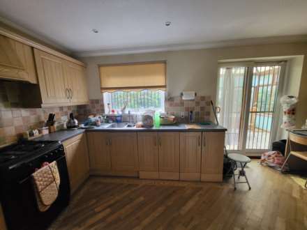 Lodge Farm Close, Dewsbury, Image 7