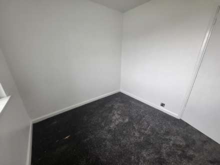Squirrel Hall Drive, Dewsbury, Image 4