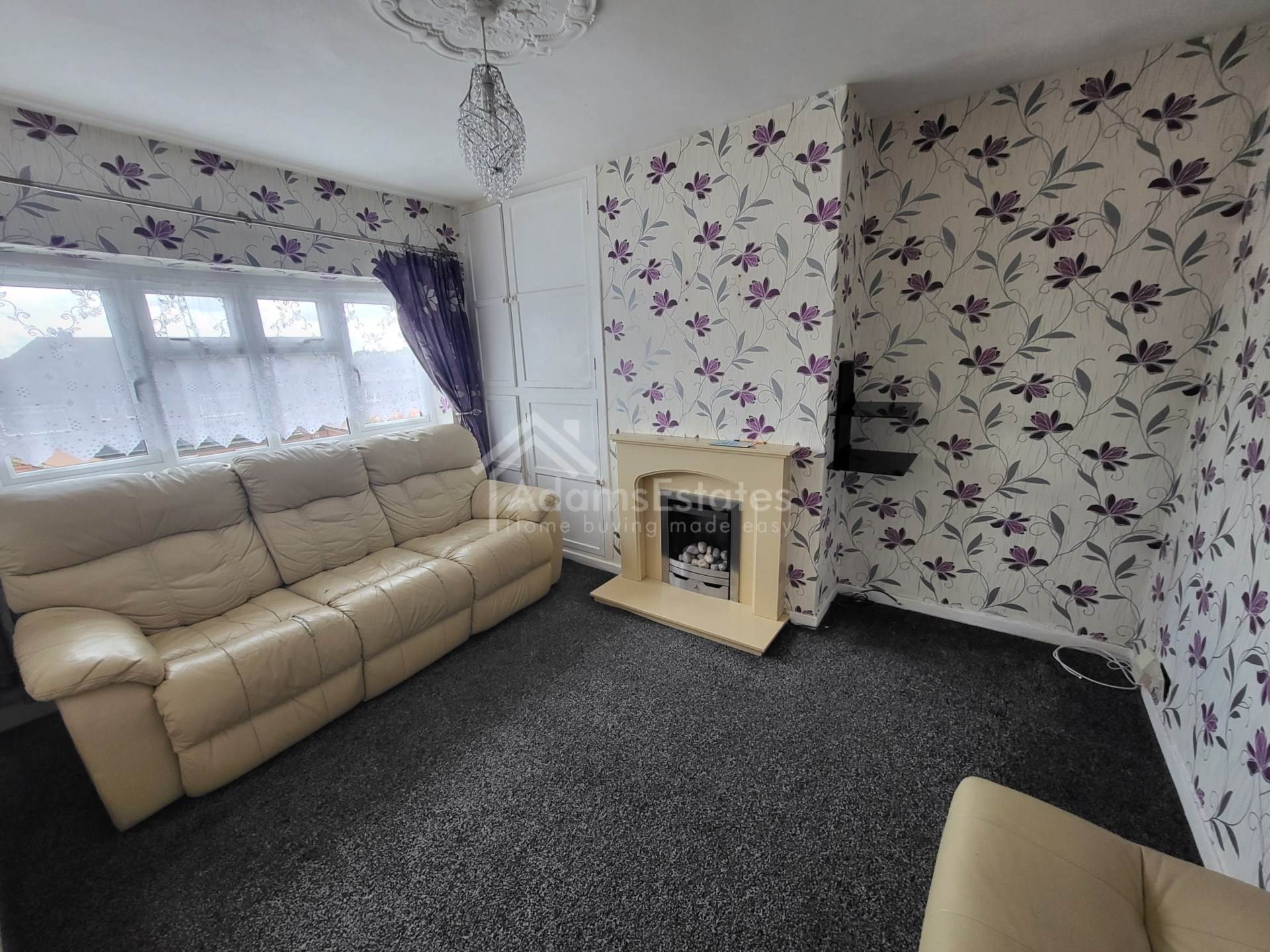 Holly Grove, Batley WF17 7bu, Image 1