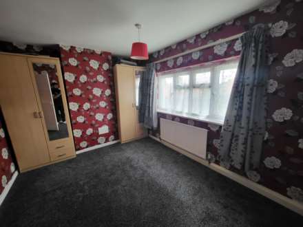Holly Grove, Batley WF17 7bu, Image 3