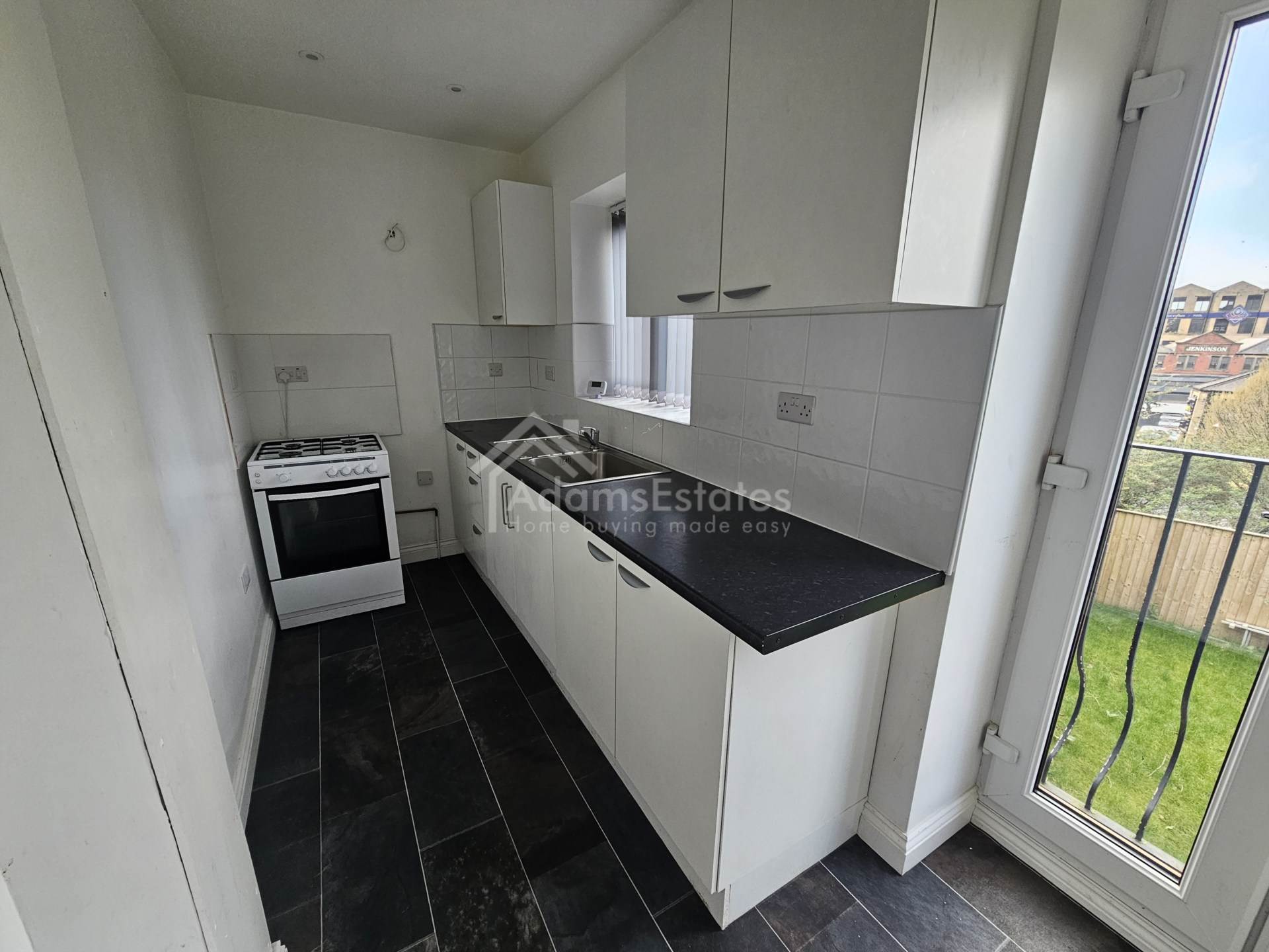 Oxford Terrace, Batley, Image 5