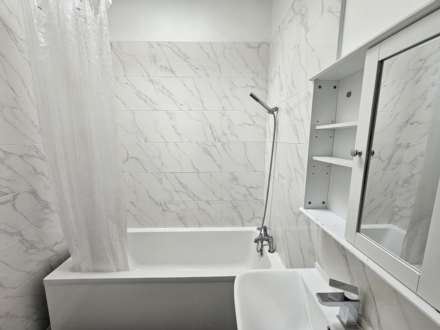 Oxford Terrace, Batley, Image 11