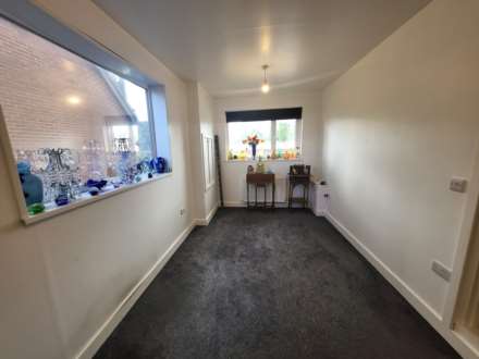 Chapel Lane, Thornhill, Image 8