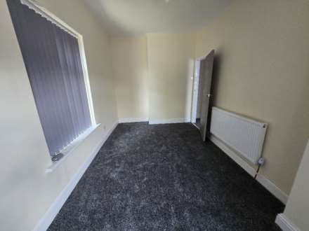 Headfield Rd, Dewsbury, Image 6