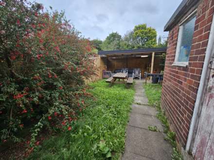 Slaithwaite Avenue, Dewsbury, Image 12