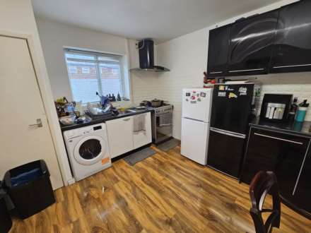 Slaithwaite Avenue, Dewsbury, Image 2