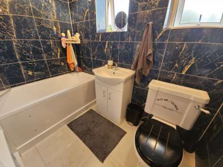 Slaithwaite Avenue, Dewsbury, Image 6