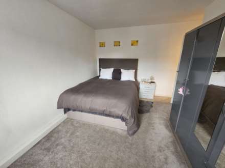 Slaithwaite Avenue, Dewsbury, Image 9