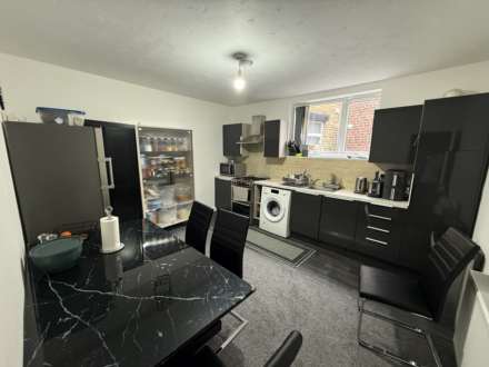 South Street, Dewsbury, Image 3