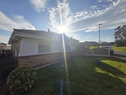 Leith Court, Dewsbury, Image 11