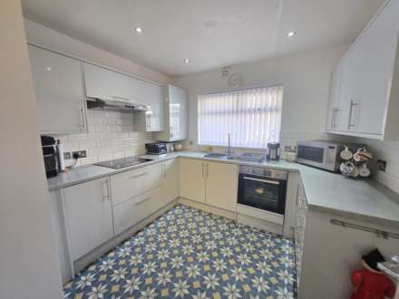 Leith Court, Dewsbury, Image 4