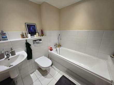 Ellis Court, Dewsbury, Image 4